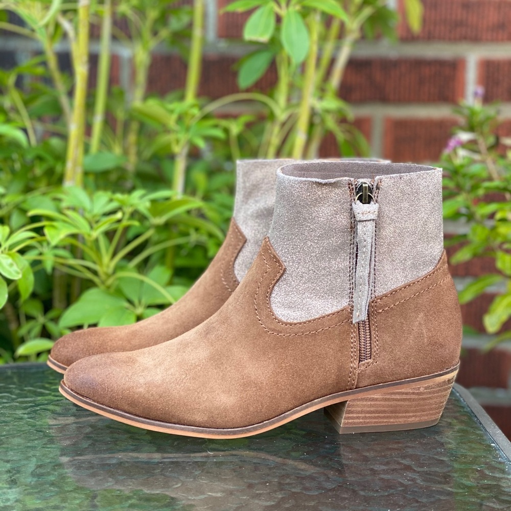 🆕 Frye and Co. Women's Rubie Zip Ankle Boot - Picture 2 of 11